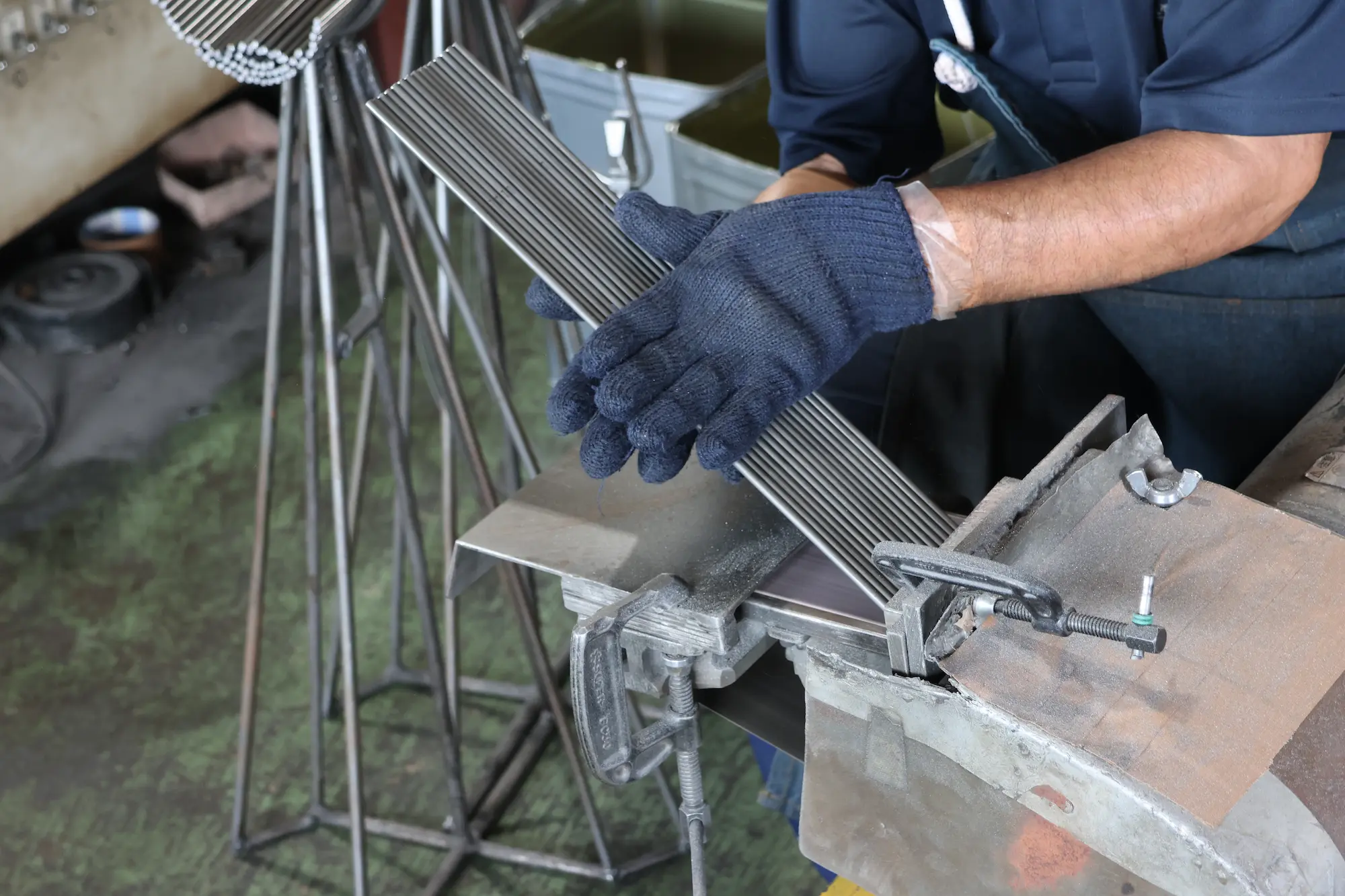 株式会社英慎製作所 平線・面取工場